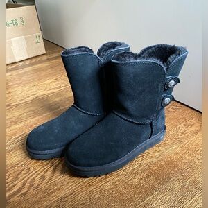 UGG Boots Black W6 NWOT